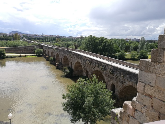 The Roman bridge in Mérida, the word's longest Roman bridge. Photo © snobb.net